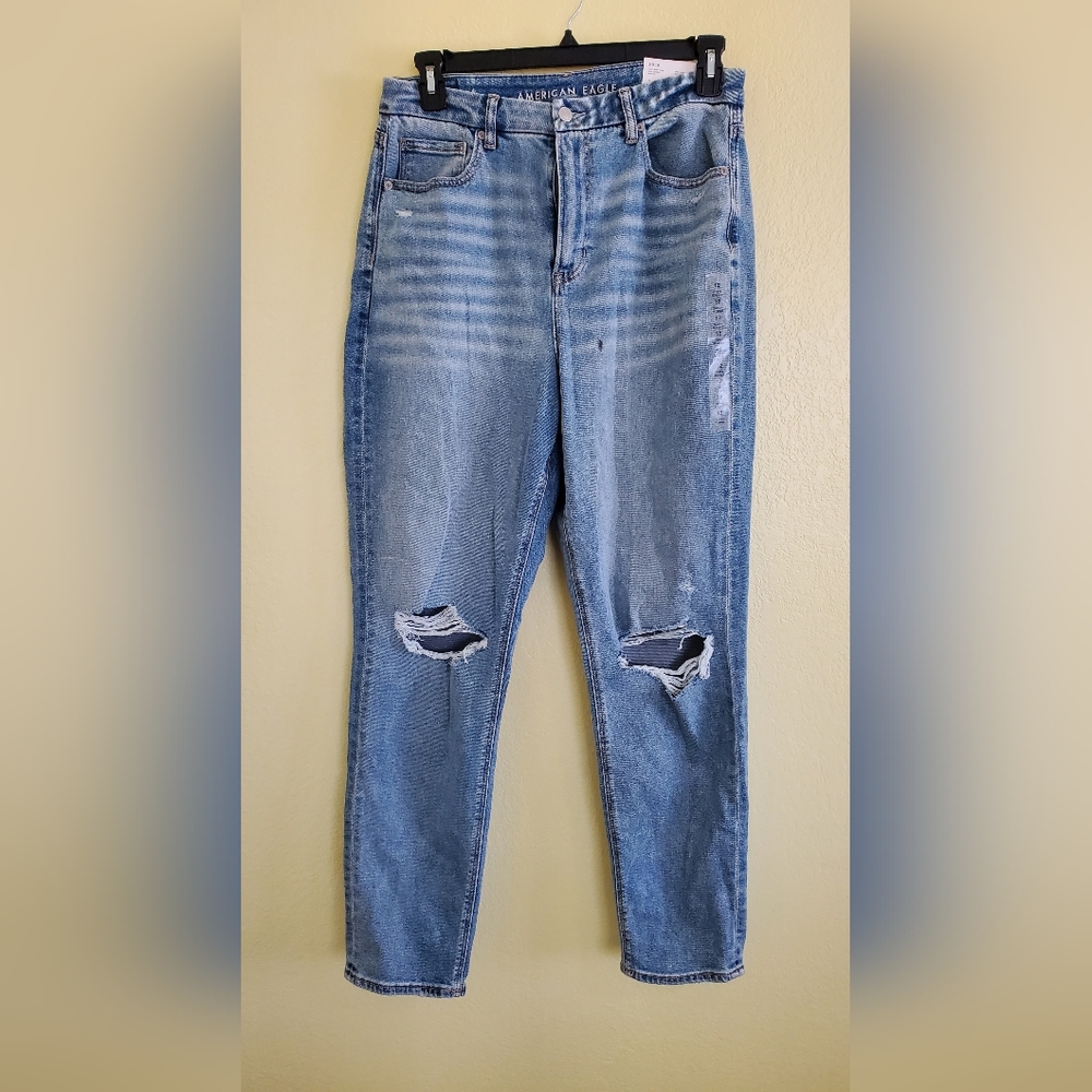 Woman's American Eagle Jeans